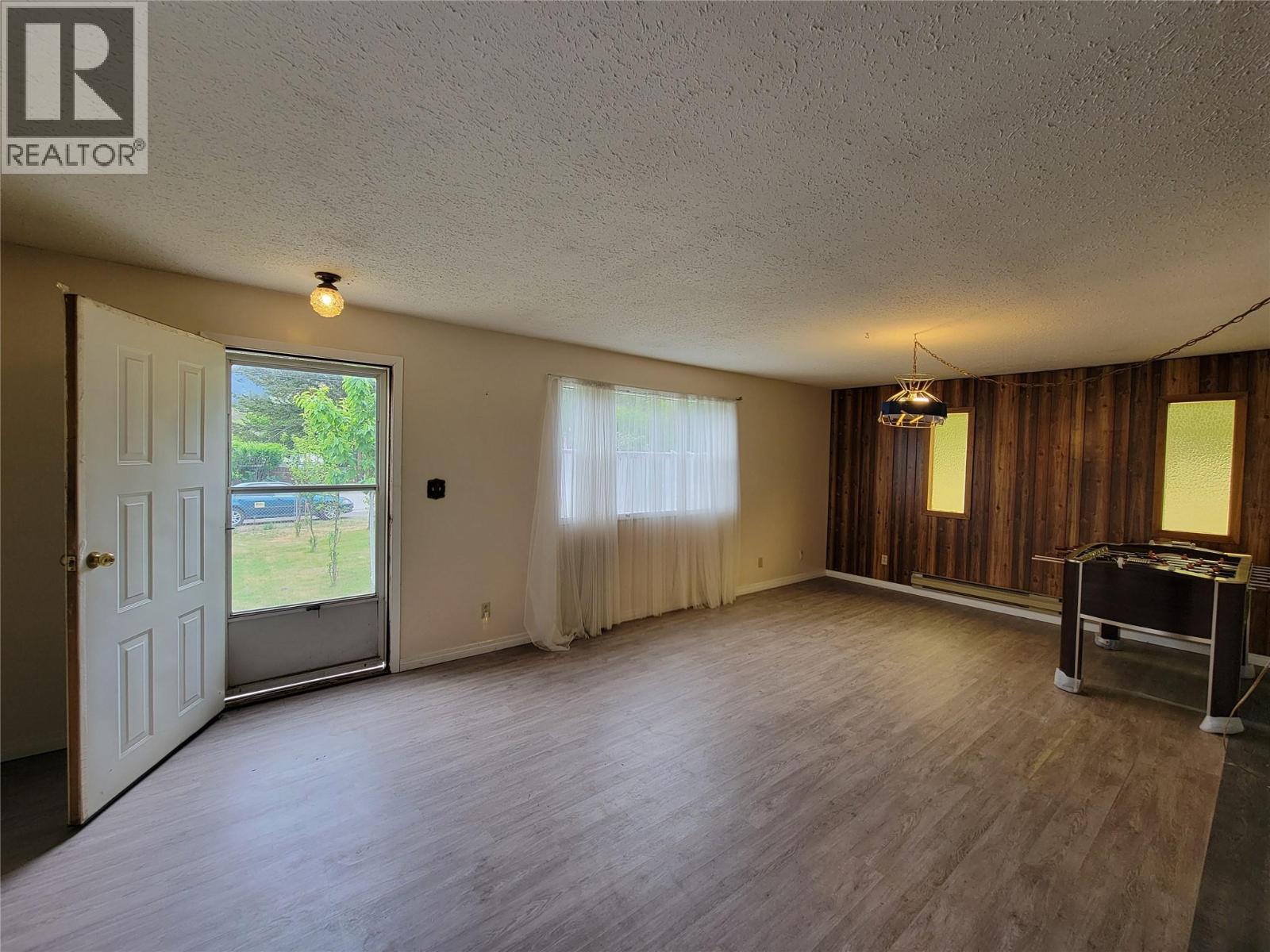 981 Scott Avenue, Hedley, British Columbia  V0X 1K0 - Photo 5 - 10387818