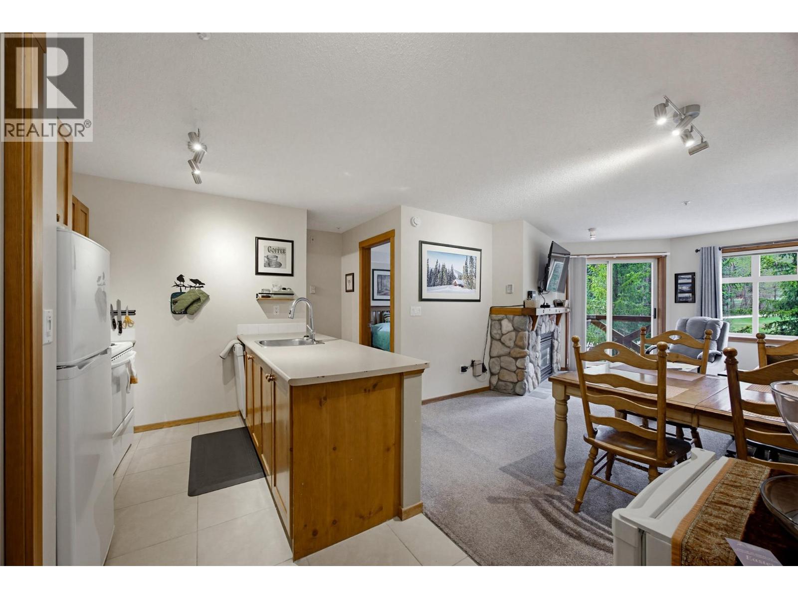 3190 Creekside Way Unit# 309, Sun Peaks, British Columbia  V0E 5N0 - Photo 2 - 10387812