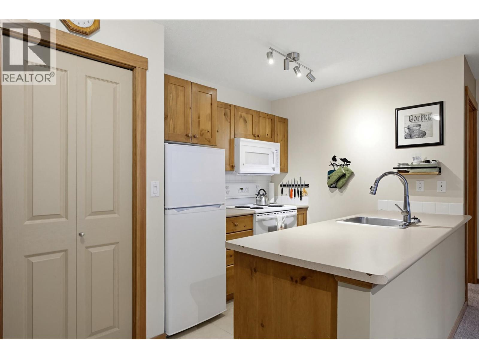 3190 Creekside Way Unit# 309, Sun Peaks, British Columbia  V0E 5N0 - Photo 3 - 10387812