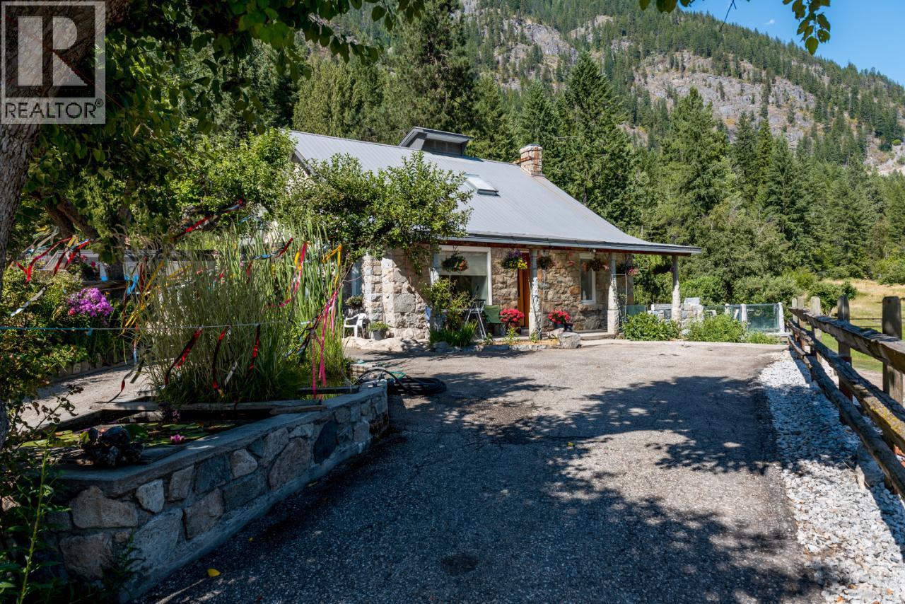 6302 Marsden Road, Nelson, British Columbia  V1L 6X9 - Photo 20 - 10387708