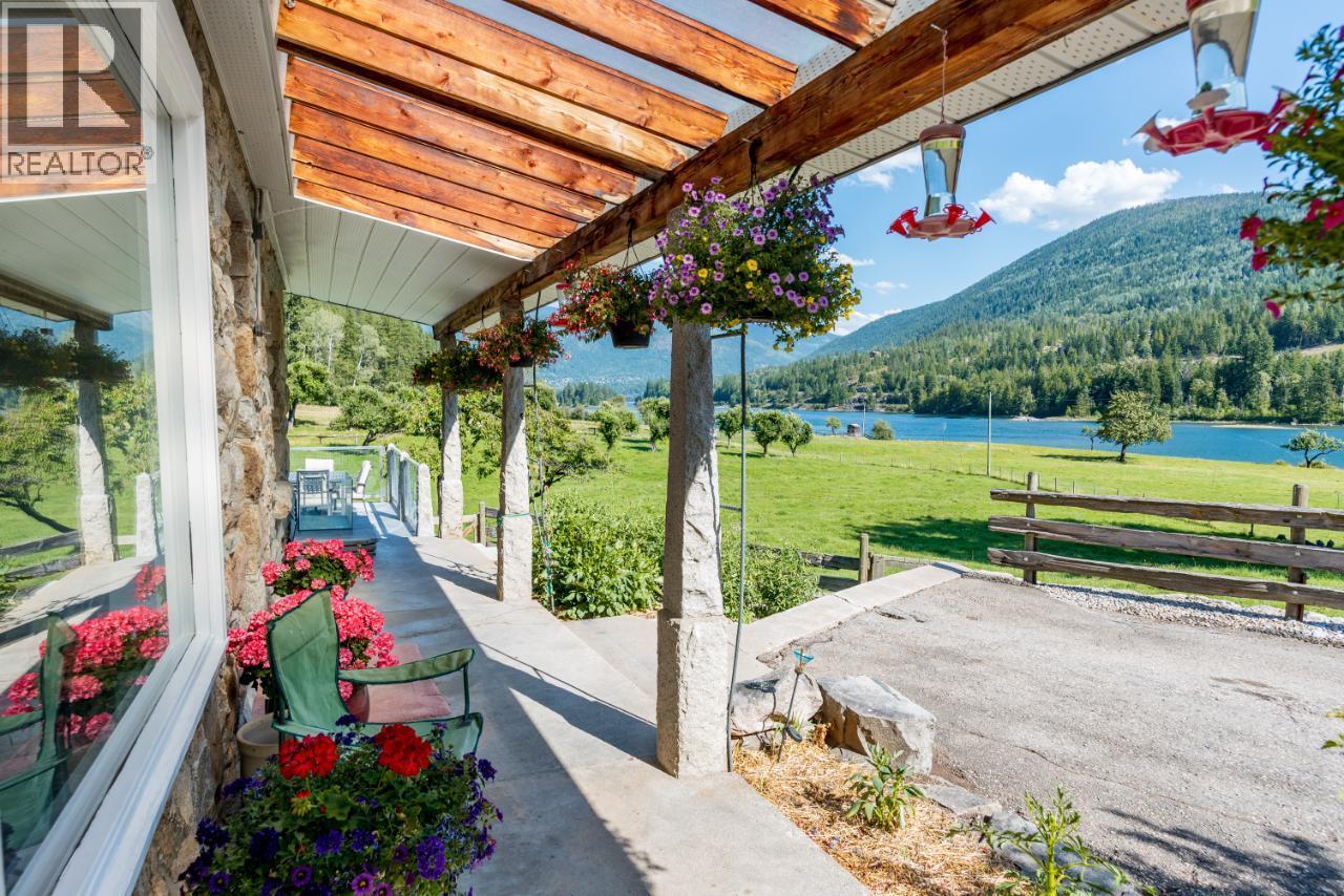 6302 Marsden Road, Nelson, British Columbia  V1L 6X9 - Photo 24 - 10387708
