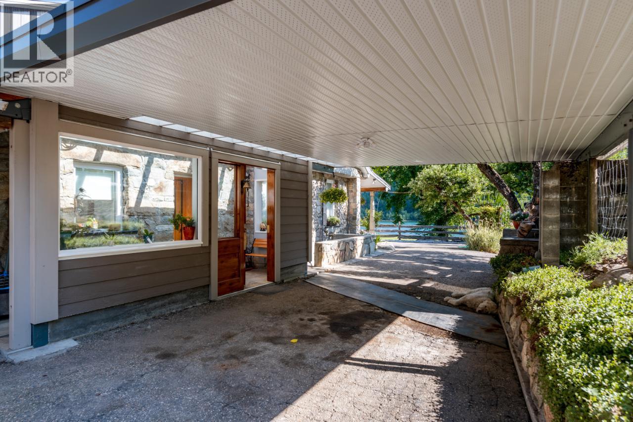 6302 Marsden Road, Nelson, British Columbia  V1L 6X9 - Photo 35 - 10387708