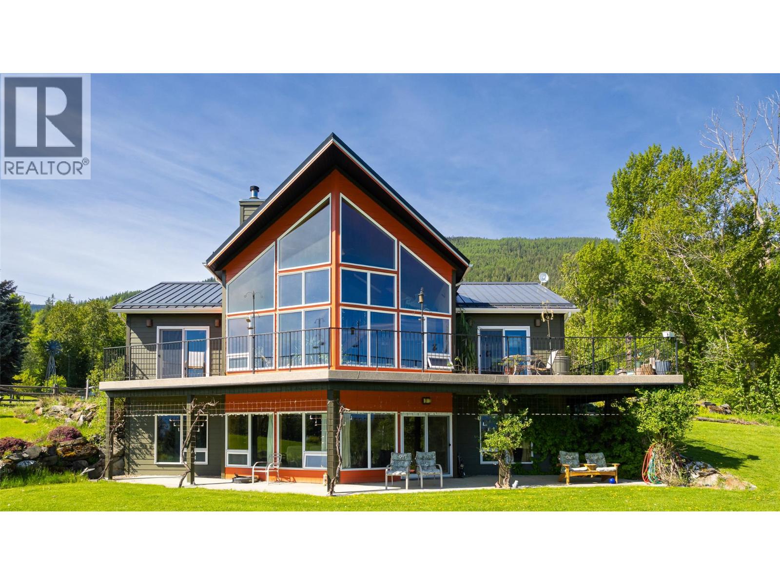 1067 Simmons Road, creston, British Columbia