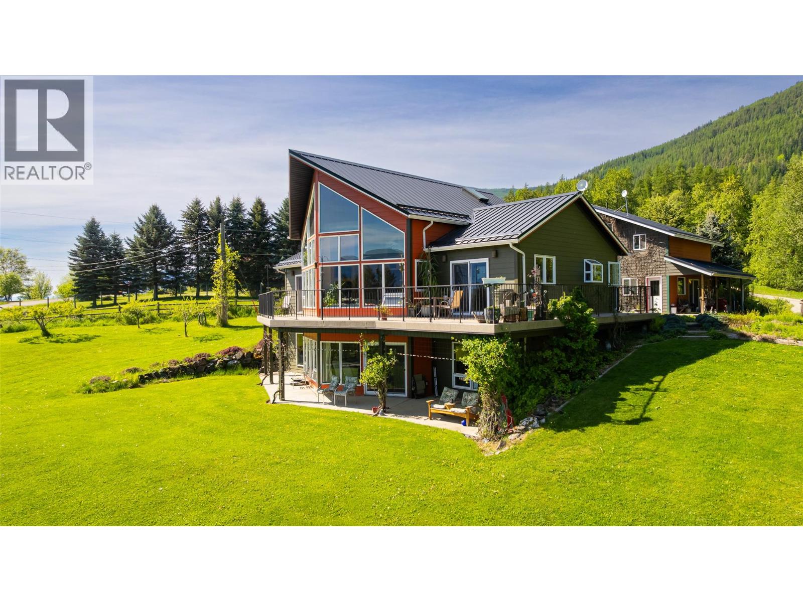 1067 Simmons Road, Creston, British Columbia  V0B 1G7 - Photo 2 - 10387291