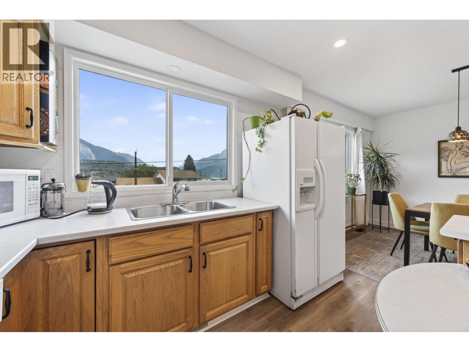 355 Pine Street, Lillooet, British Columbia  V0K 1V0 - Photo 9 - 10386867