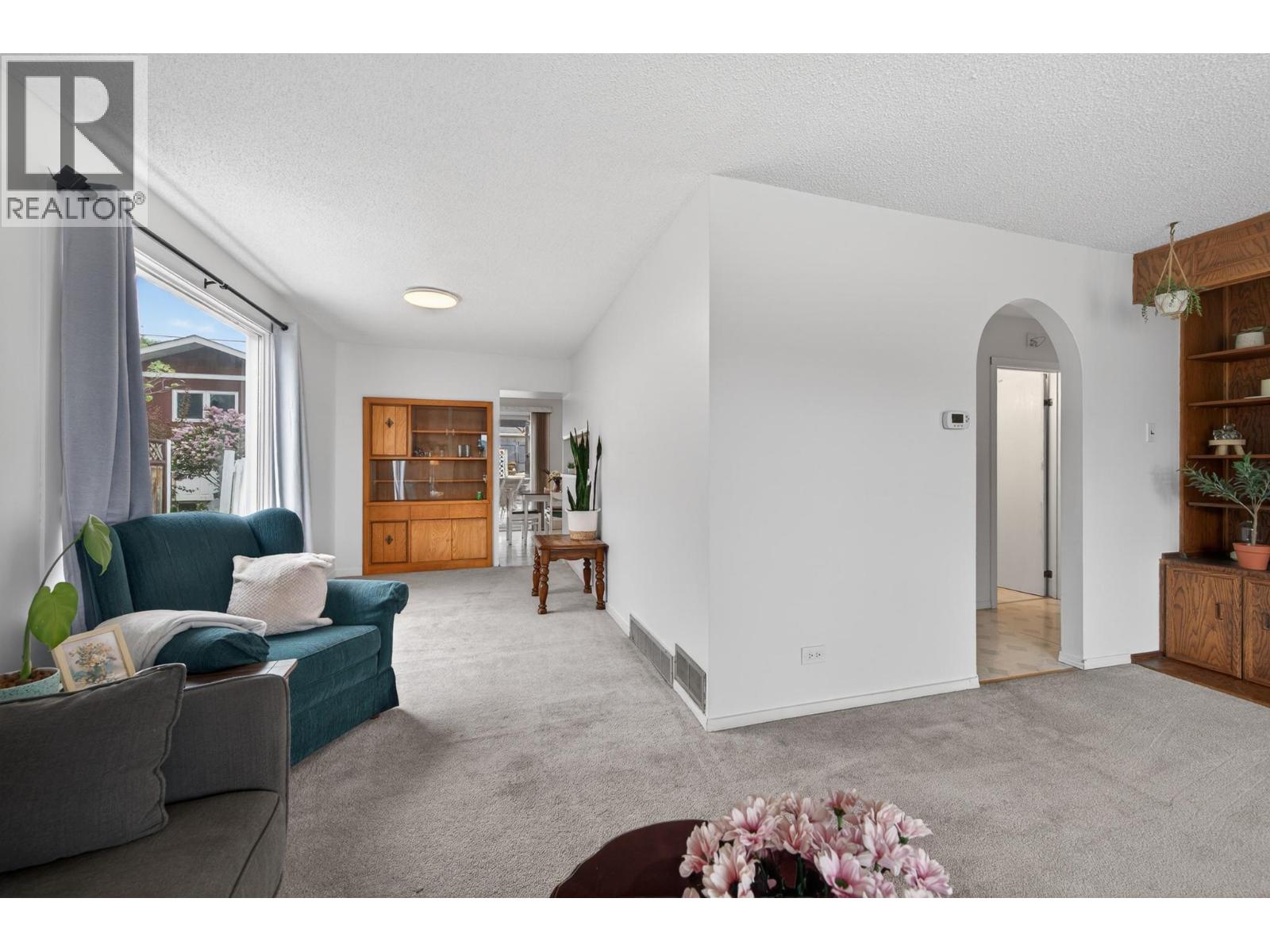 743 Douglas Street, Kamloops, British Columbia  V2C 3C7 - Photo 6 - 10387772