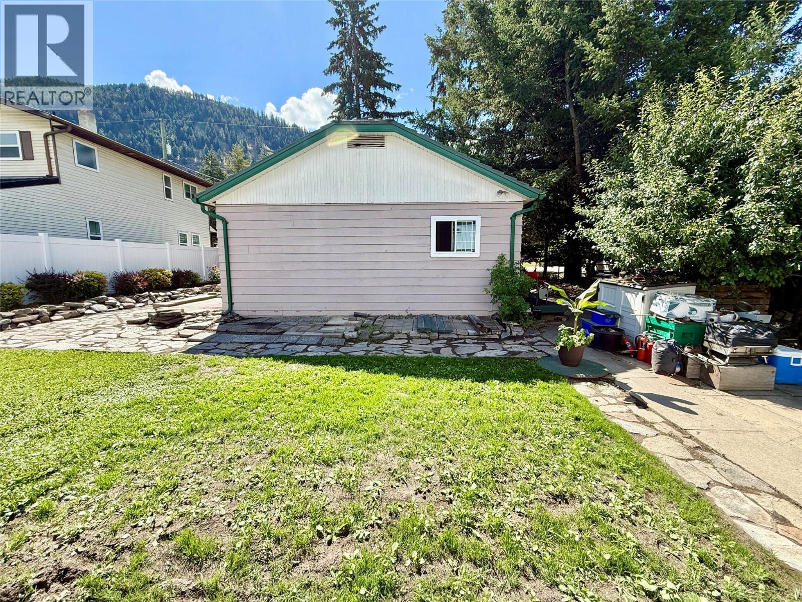 1050 Hillside Avenue, Chase, British Columbia  V0E 1M0 - Photo 42 - 10387603