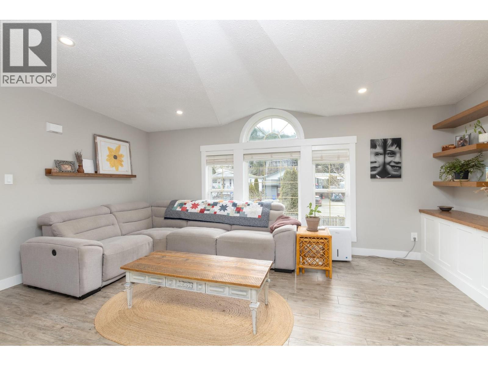 7220 47 Street Ne, Salmon Arm, British Columbia  V0E 1K0 - Photo 8 - 10387422