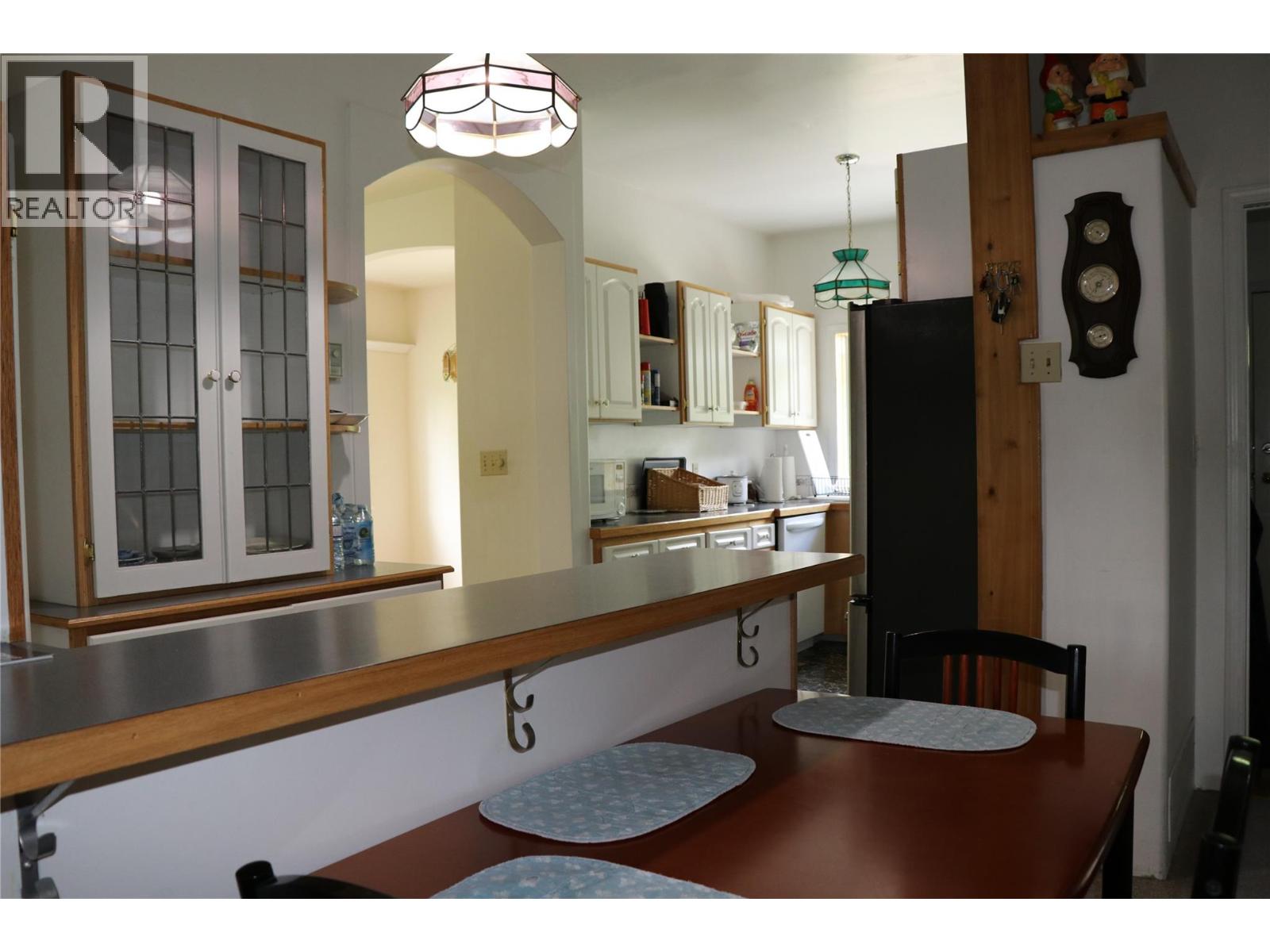 561 Willow Street, Fauquier, British Columbia  V0G 1J0 - Photo 10 - 10387442