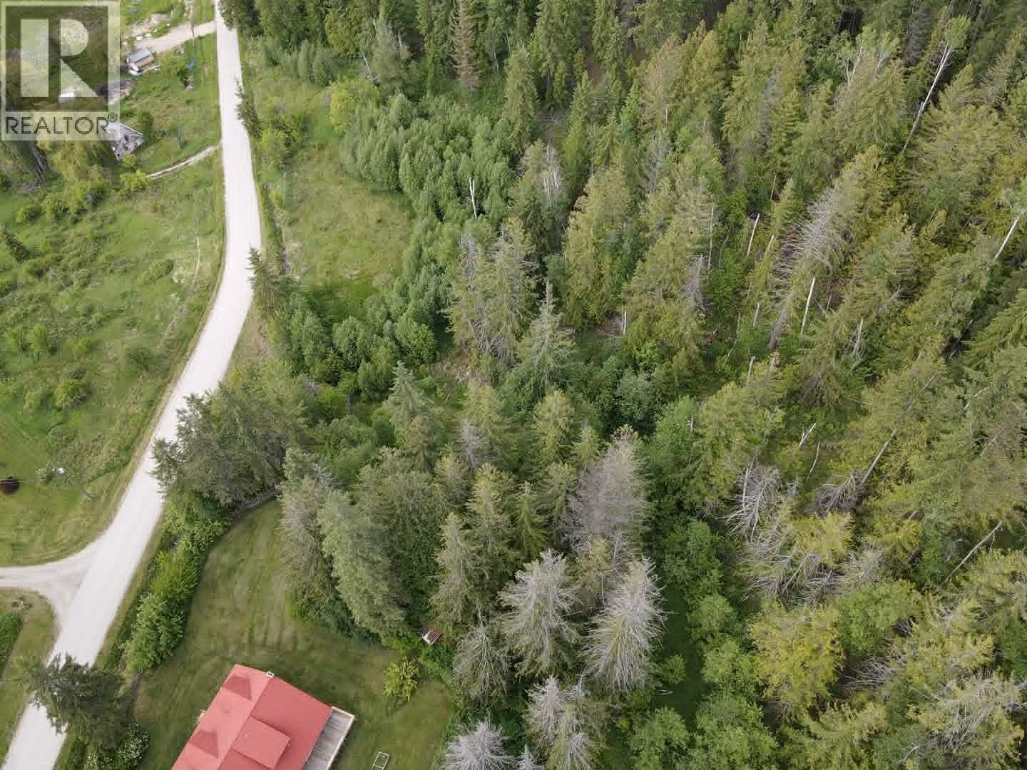 561 Willow Street, Fauquier, British Columbia  V0G 1J0 - Photo 17 - 10387442