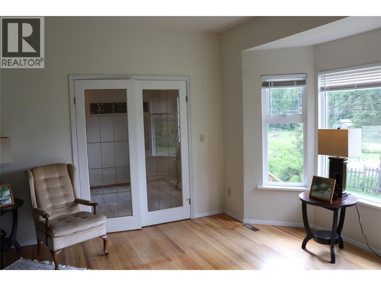 561 Willow Street, Fauquier, British Columbia  V0G 1J0 - Photo 21 - 10387442