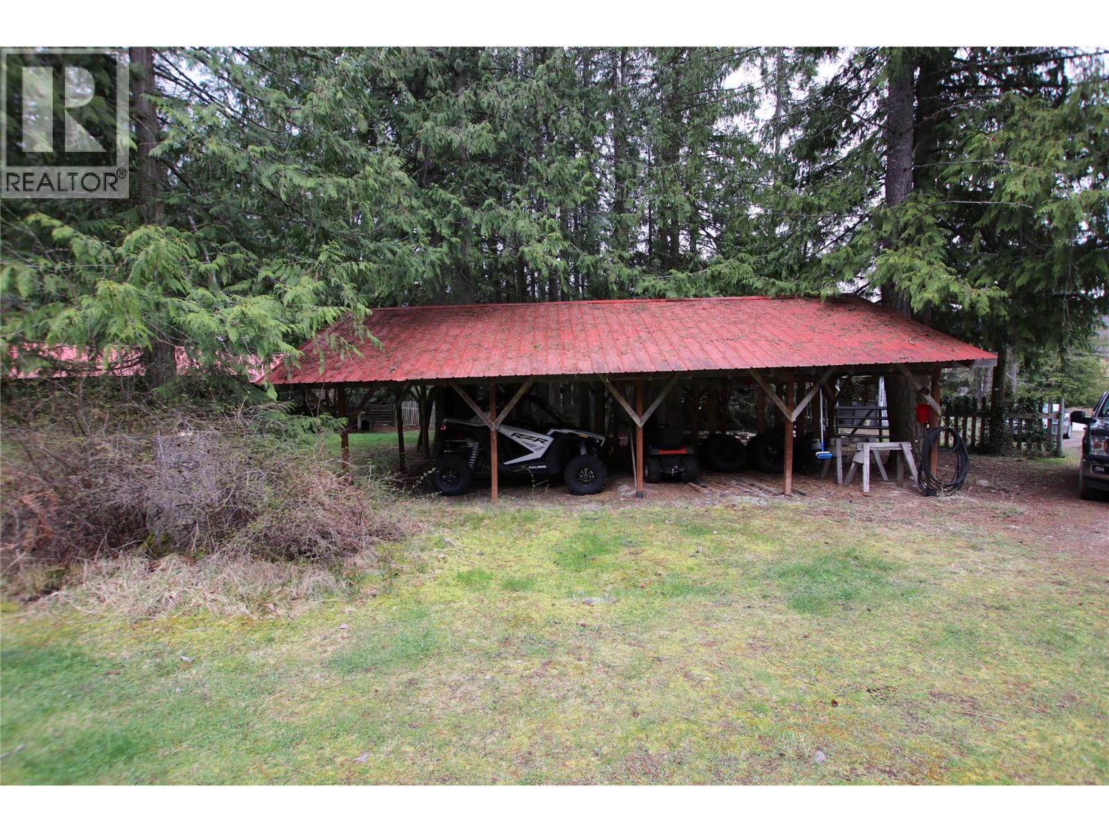 561 Willow Street, Fauquier, British Columbia  V0G 1J0 - Photo 26 - 10387442