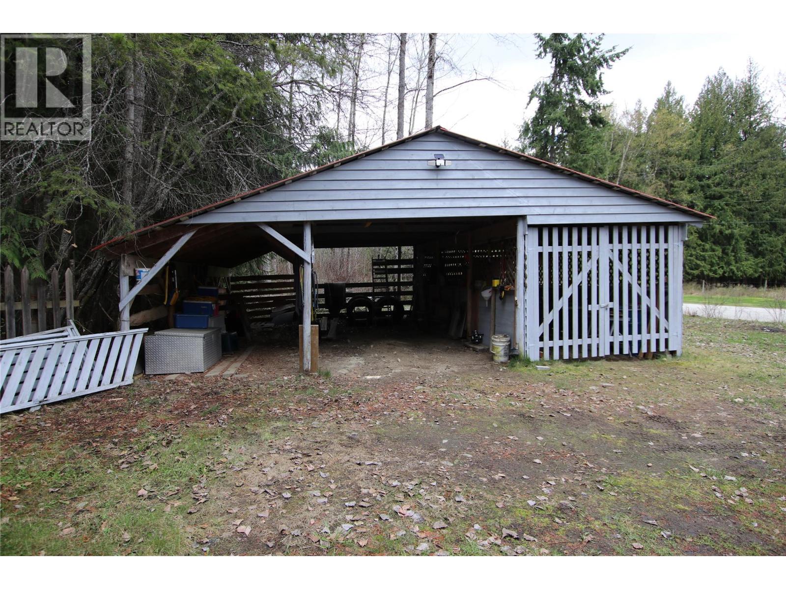 561 Willow Street, Fauquier, British Columbia  V0G 1J0 - Photo 31 - 10387442