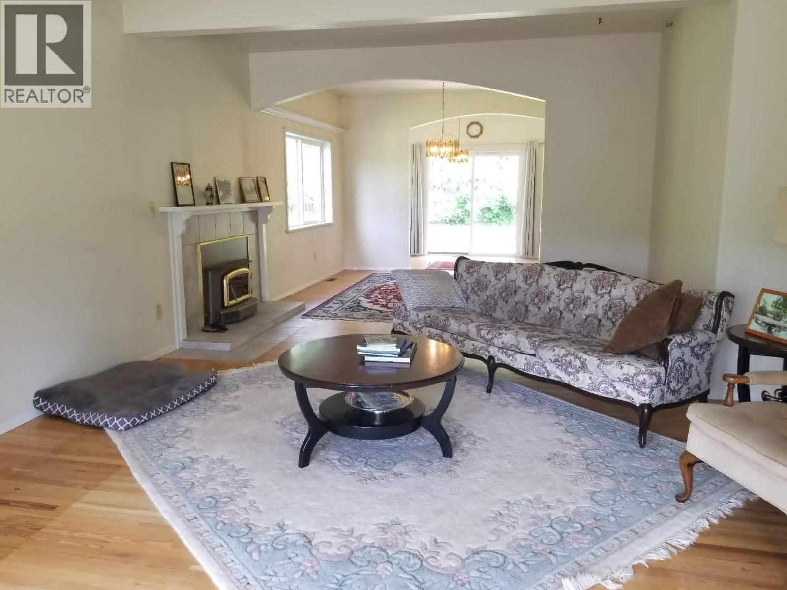 561 Willow Street, Fauquier, British Columbia  V0G 1J0 - Photo 4 - 10387442