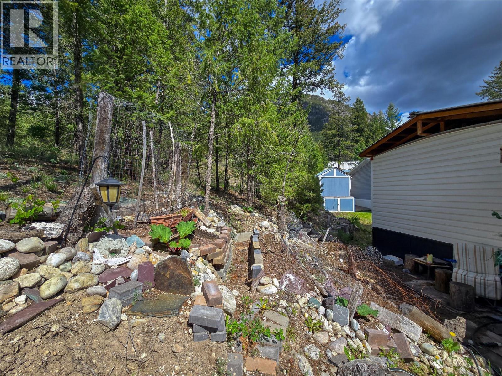 8634 93/95 Highway Unit# 28, Radium Hot Springs, British Columbia  V0A 1M0 - Photo 31 - 10387610