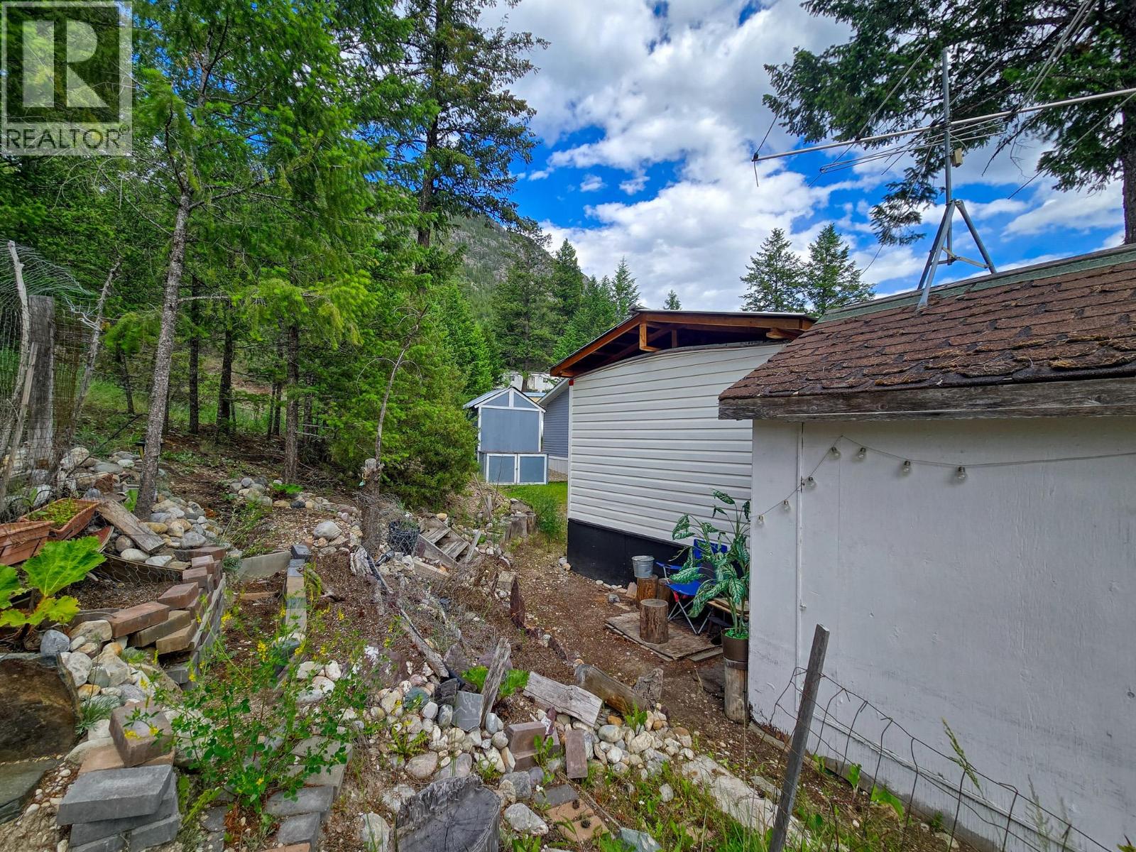 8634 93/95 Highway Unit# 28, Radium Hot Springs, British Columbia  V0A 1M0 - Photo 44 - 10387610