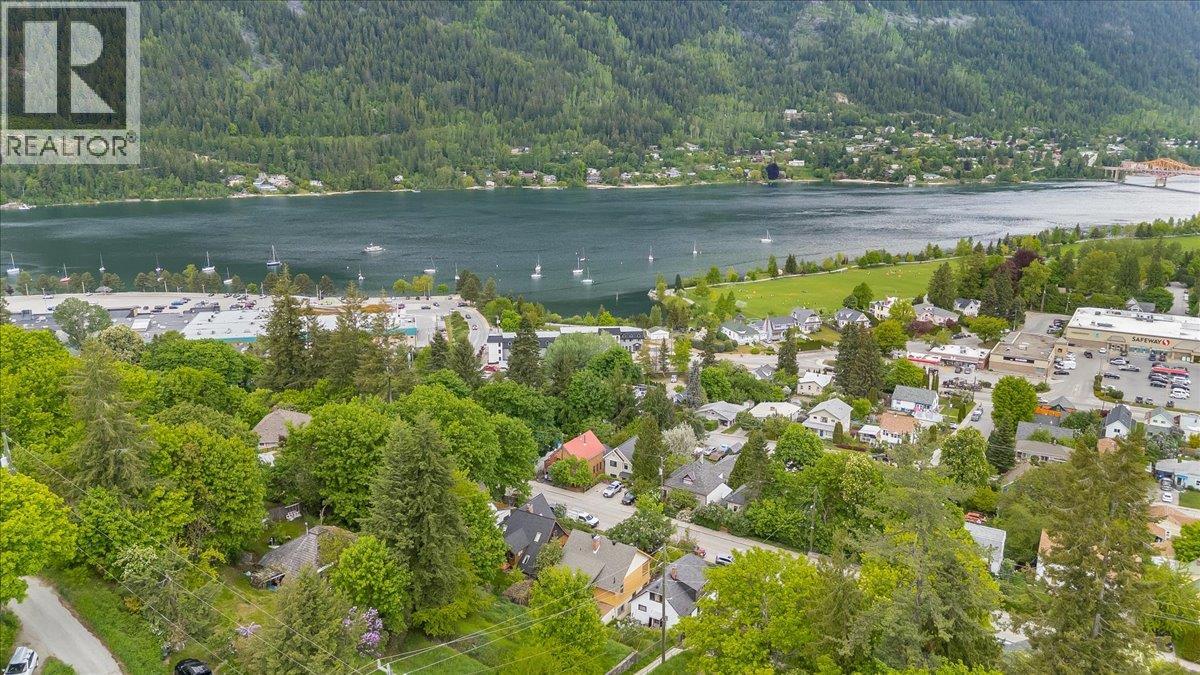 122 High Street, Nelson, British Columbia  V1L 3Z4 - Photo 2 - 10387447
