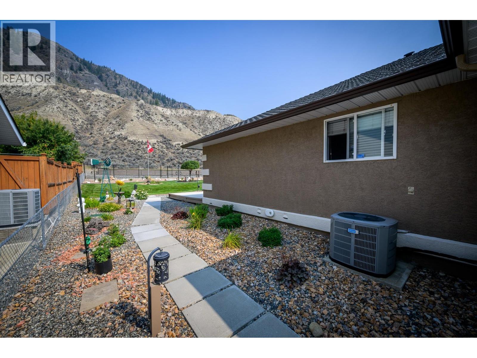3577 Navatanee Drive, Kamloops, British Columbia  V2H 1S1 - Photo 34 - 10387724