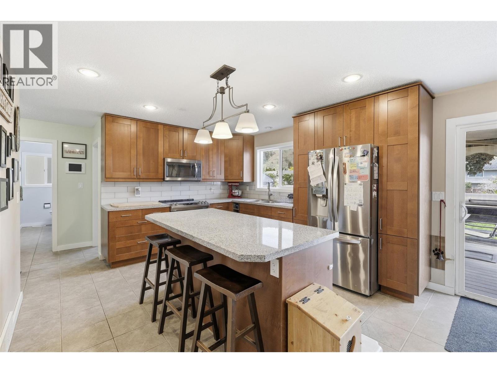834 Bebek Road, Kamloops, British Columbia  V2B 6P1 - Photo 14 - 10387643