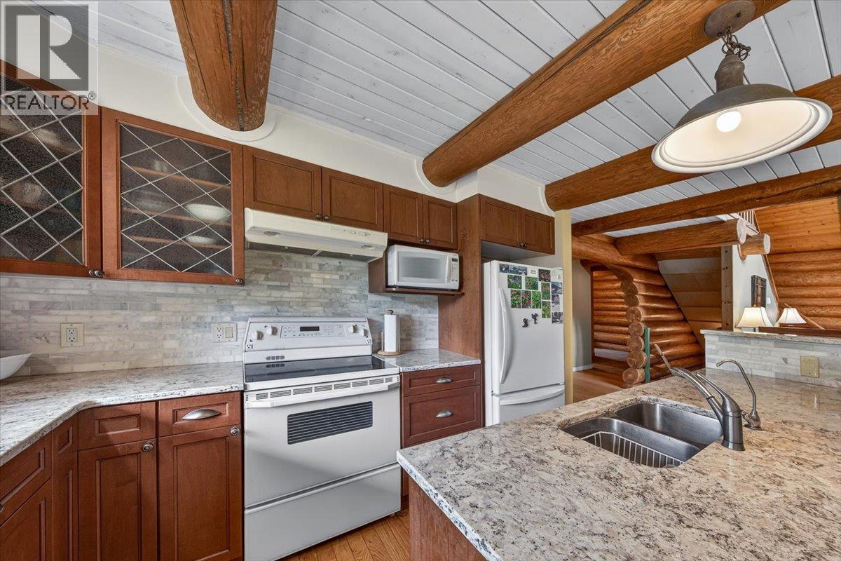 4985 Ogilvey Avenue, Fairmont Hot Springs, British Columbia  V0B 1L1 - Photo 16 - 10387337