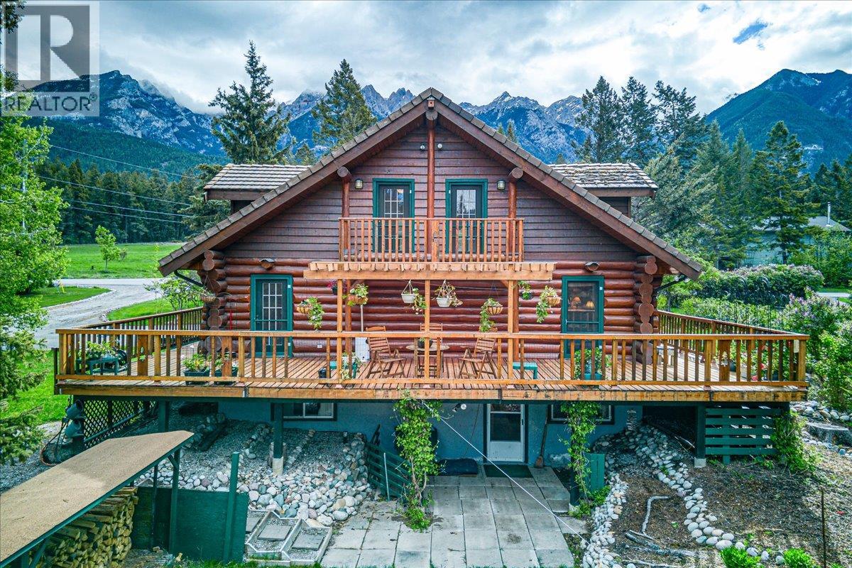 4985 Ogilvey Avenue, Fairmont Hot Springs, British Columbia  V0B 1L1 - Photo 2 - 10387337