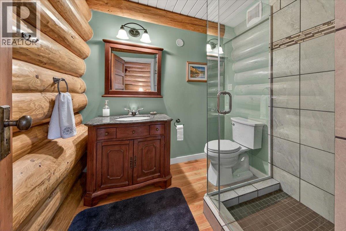 4985 Ogilvey Avenue, Fairmont Hot Springs, British Columbia  V0B 1L1 - Photo 23 - 10387337