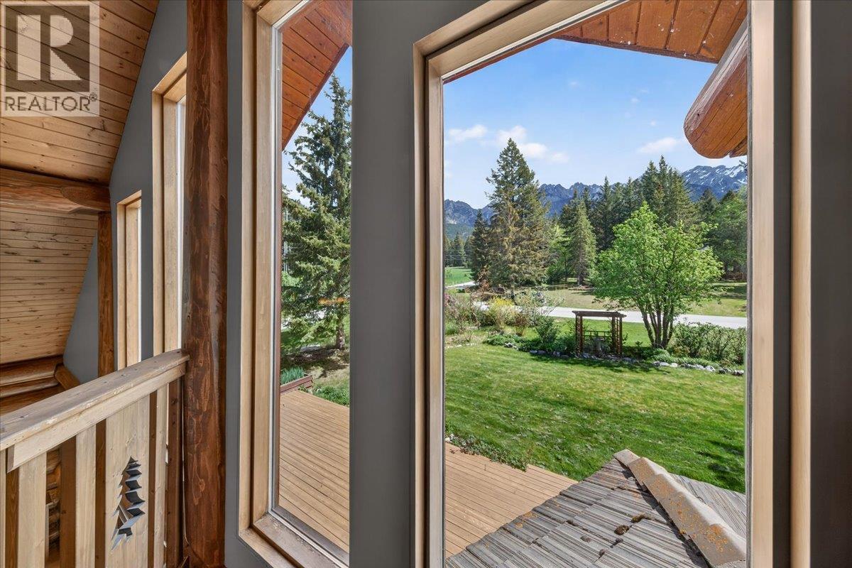 4985 Ogilvey Avenue, Fairmont Hot Springs, British Columbia  V0B 1L1 - Photo 31 - 10387337