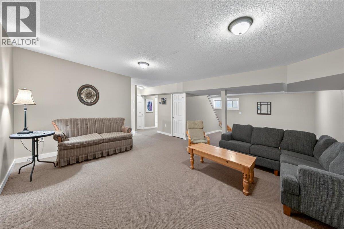 4985 Ogilvey Avenue, Fairmont Hot Springs, British Columbia  V0B 1L1 - Photo 41 - 10387337