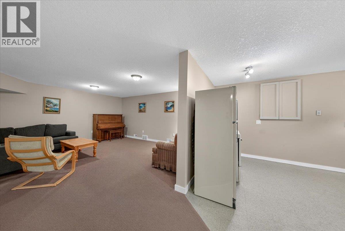 4985 Ogilvey Avenue, Fairmont Hot Springs, British Columbia  V0B 1L1 - Photo 42 - 10387337