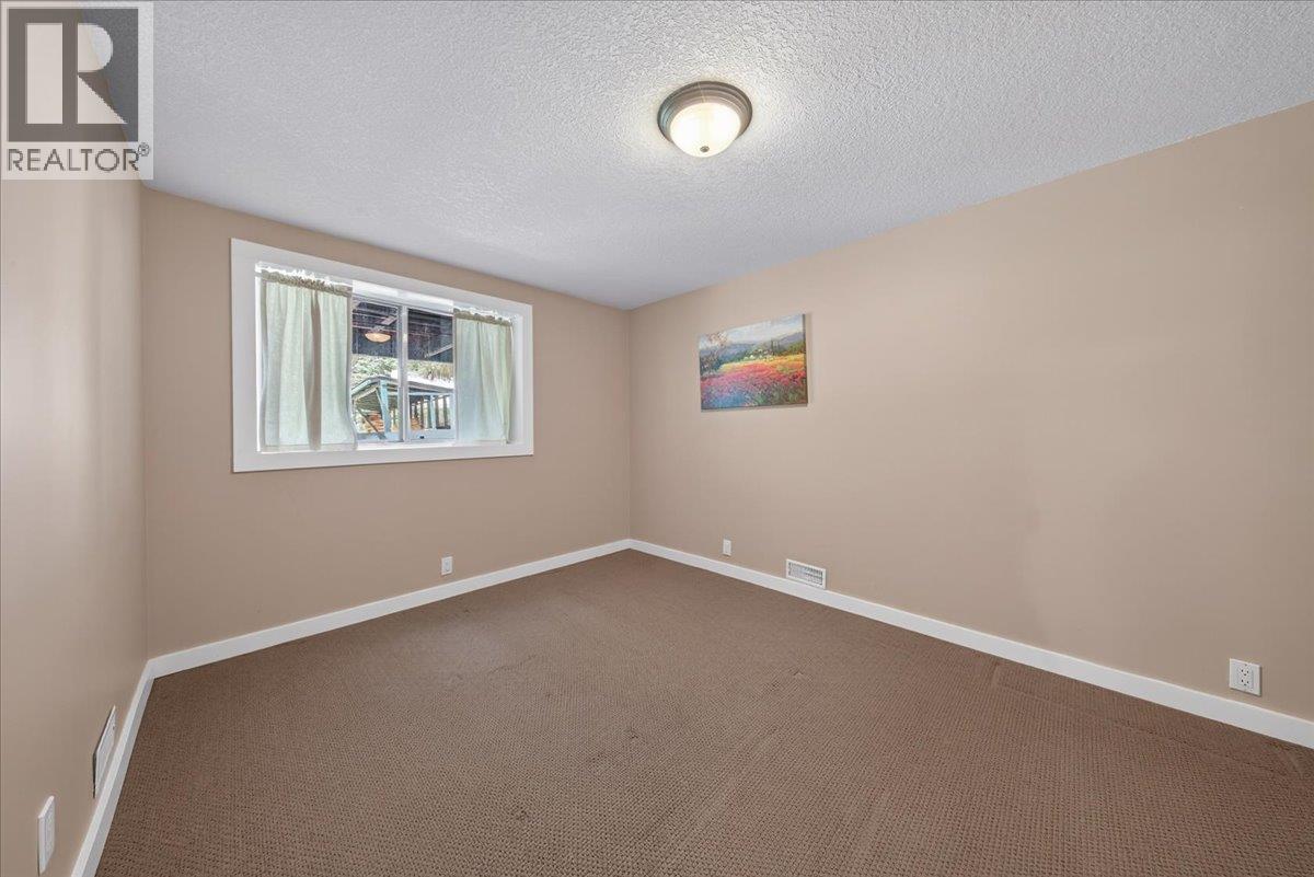 4985 Ogilvey Avenue, Fairmont Hot Springs, British Columbia  V0B 1L1 - Photo 45 - 10387337