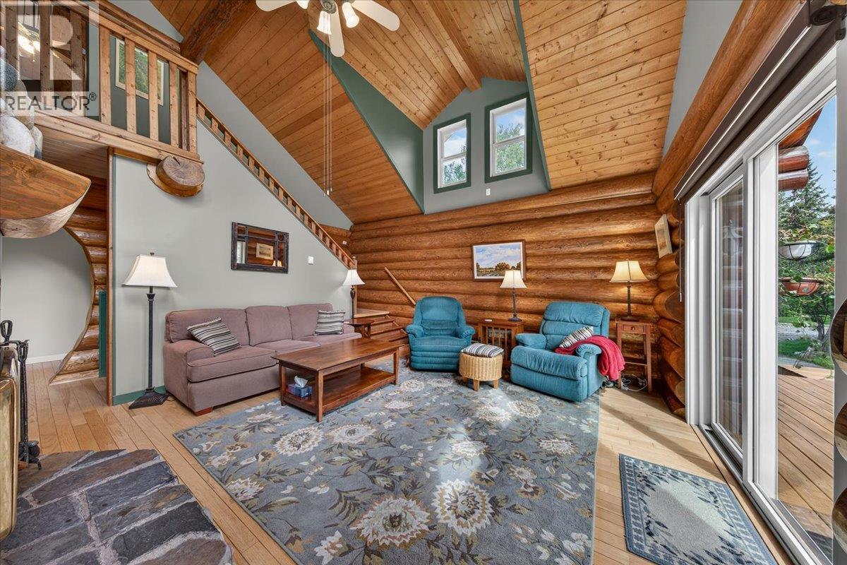 4985 Ogilvey Avenue, Fairmont Hot Springs, British Columbia  V0B 1L1 - Photo 8 - 10387337