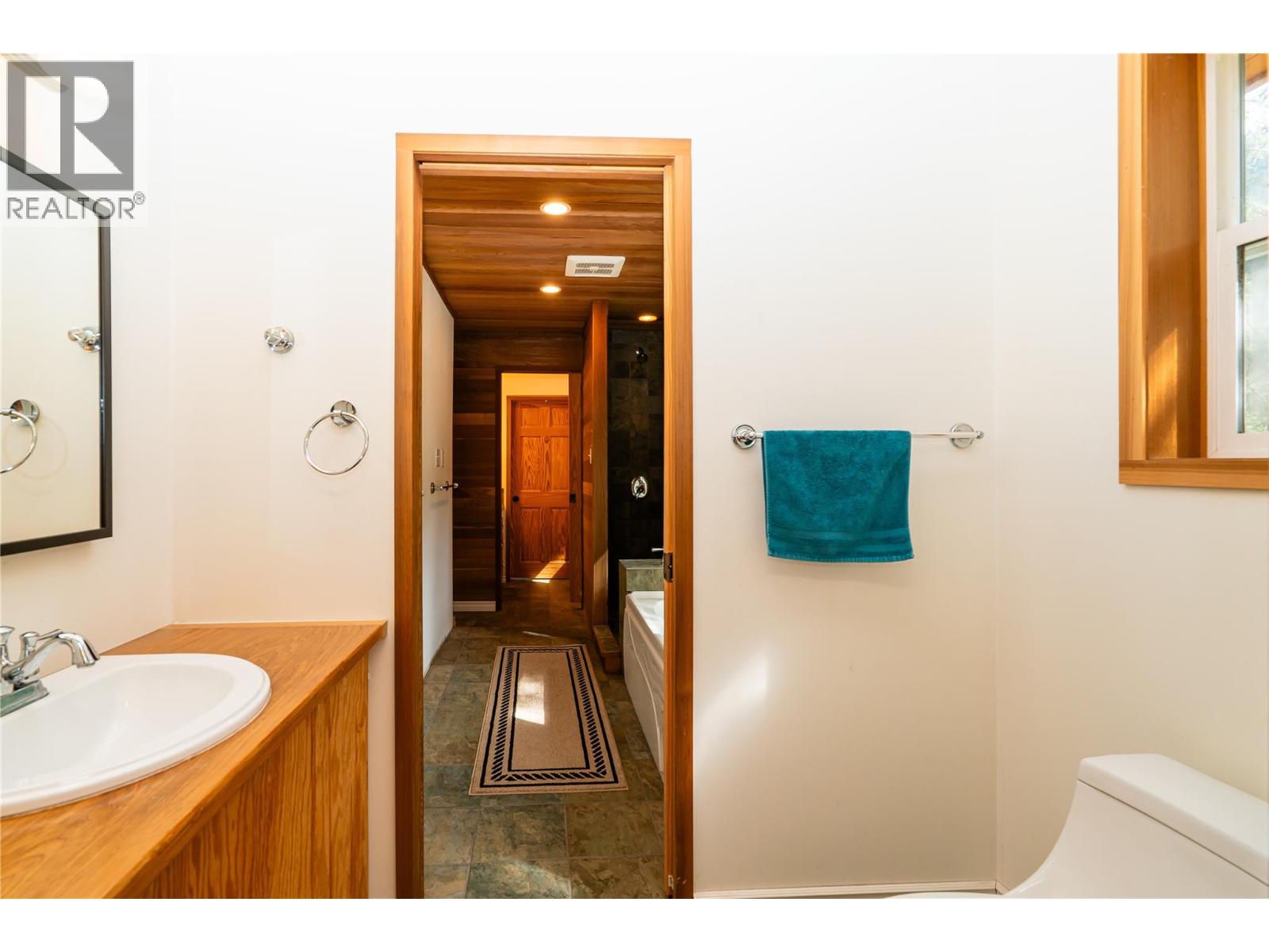 6257 Highway 3, Hedley, British Columbia  V0X 1K0 - Photo 11 - 10387836