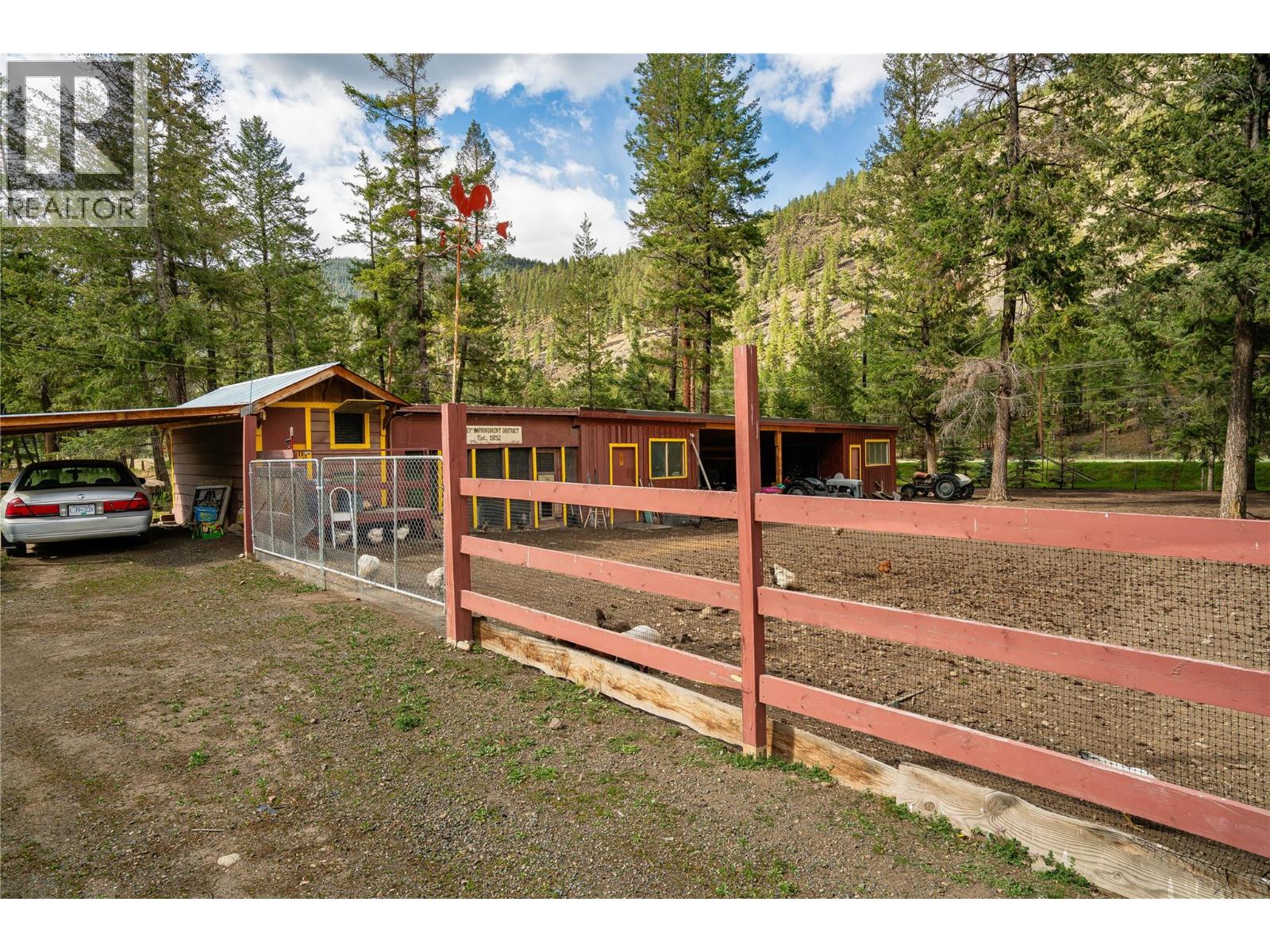 6257 Highway 3, Hedley, British Columbia  V0X 1K0 - Photo 16 - 10387836