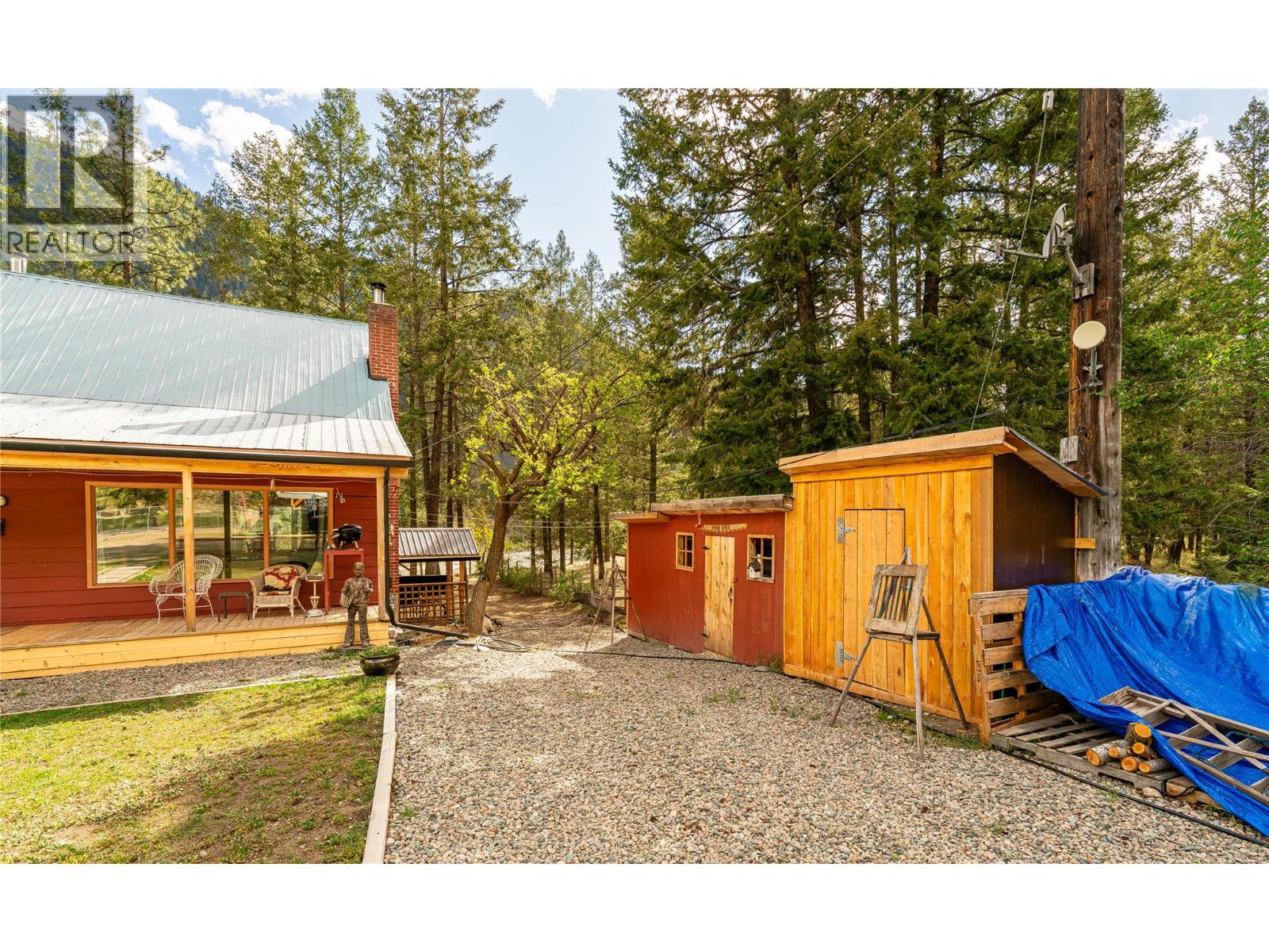 6257 Highway 3, Hedley, British Columbia  V0X 1K0 - Photo 17 - 10387836