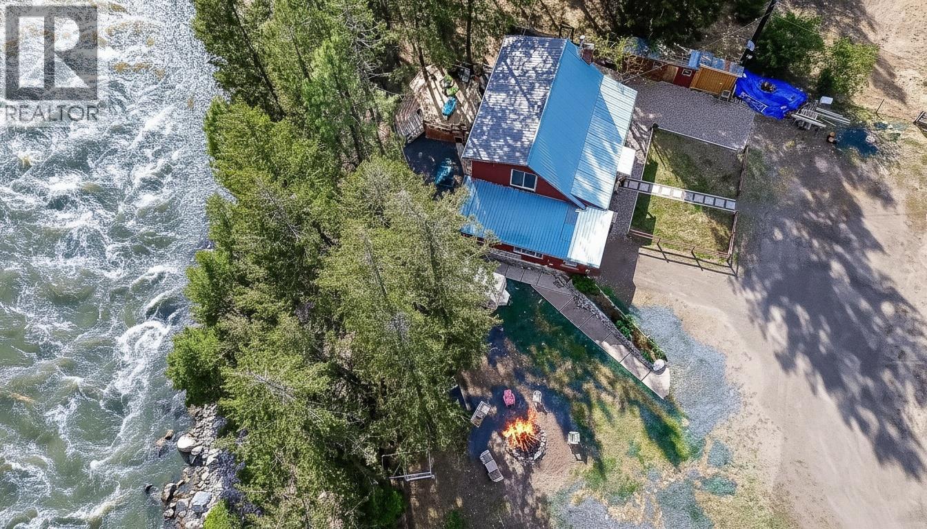 6257 Highway 3, Hedley, British Columbia  V0X 1K0 - Photo 2 - 10387836