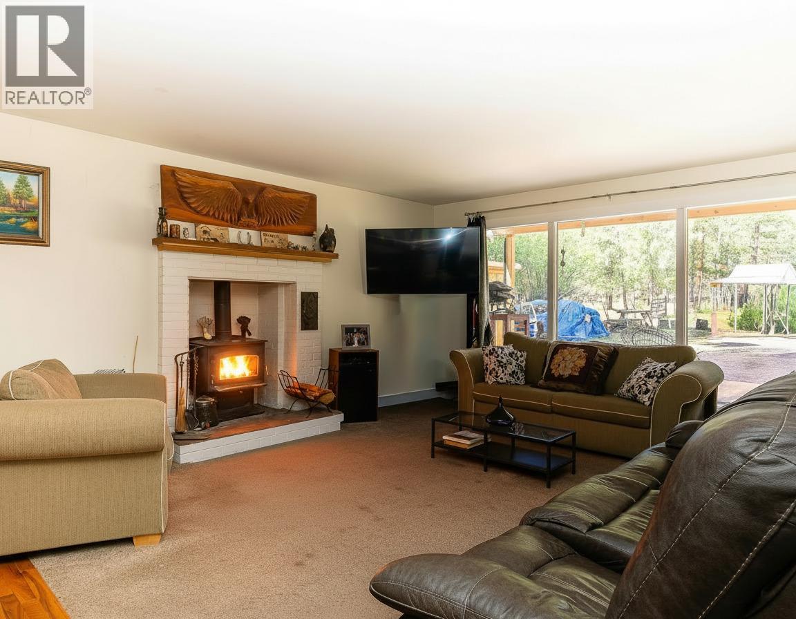 6257 Highway 3, Hedley, British Columbia  V0X 1K0 - Photo 5 - 10387836