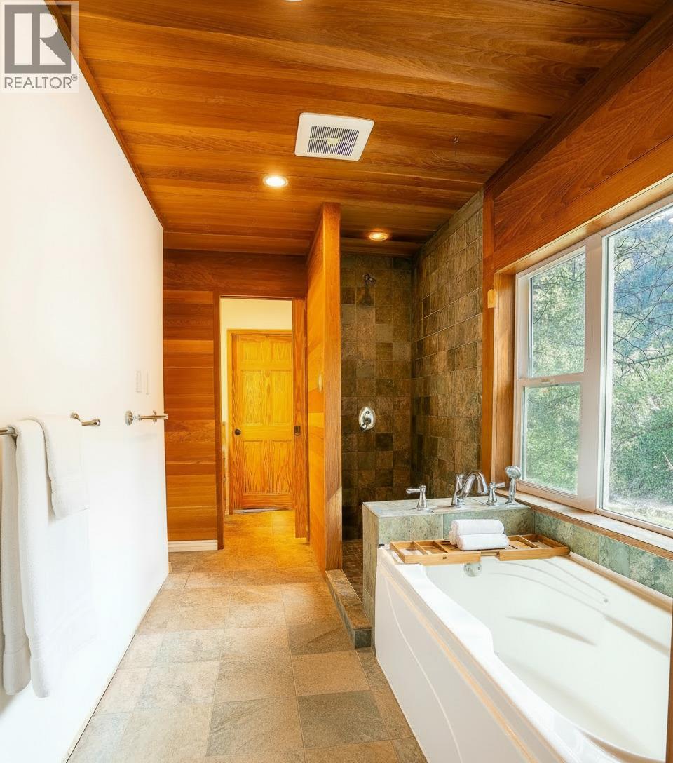 6257 Highway 3, Hedley, British Columbia  V0X 1K0 - Photo 8 - 10387836