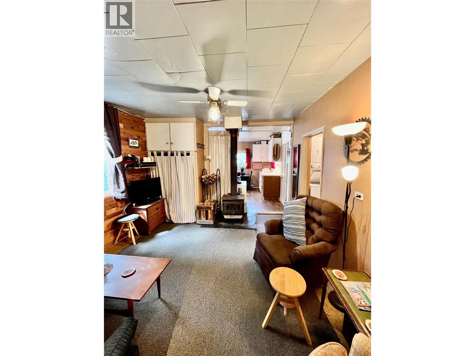305 8th Avenue Nw, Nakusp, British Columbia  V0G 1R0 - Photo 16 - 10387835