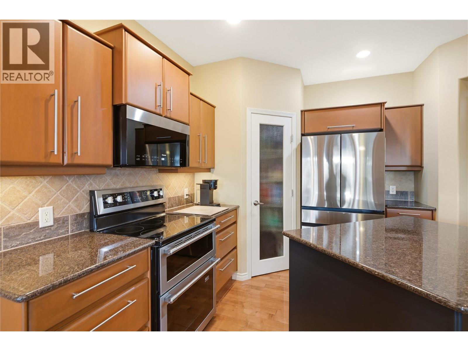 2213 Waddington Court Unit# 20, Kelowna, British Columbia  V1V 2M8 - Photo 4 - 10387703