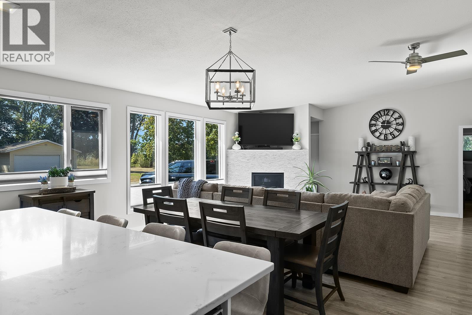 2239 Mayer Road, Kelowna, British Columbia  V1W 2G2 - Photo 11 - 10387807
