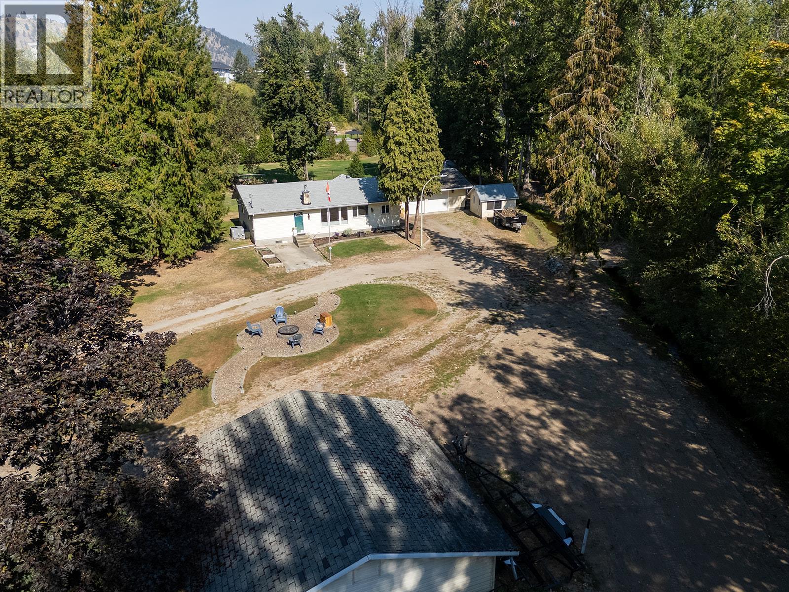2239 Mayer Road, Kelowna, British Columbia  V1W 2G2 - Photo 2 - 10387807