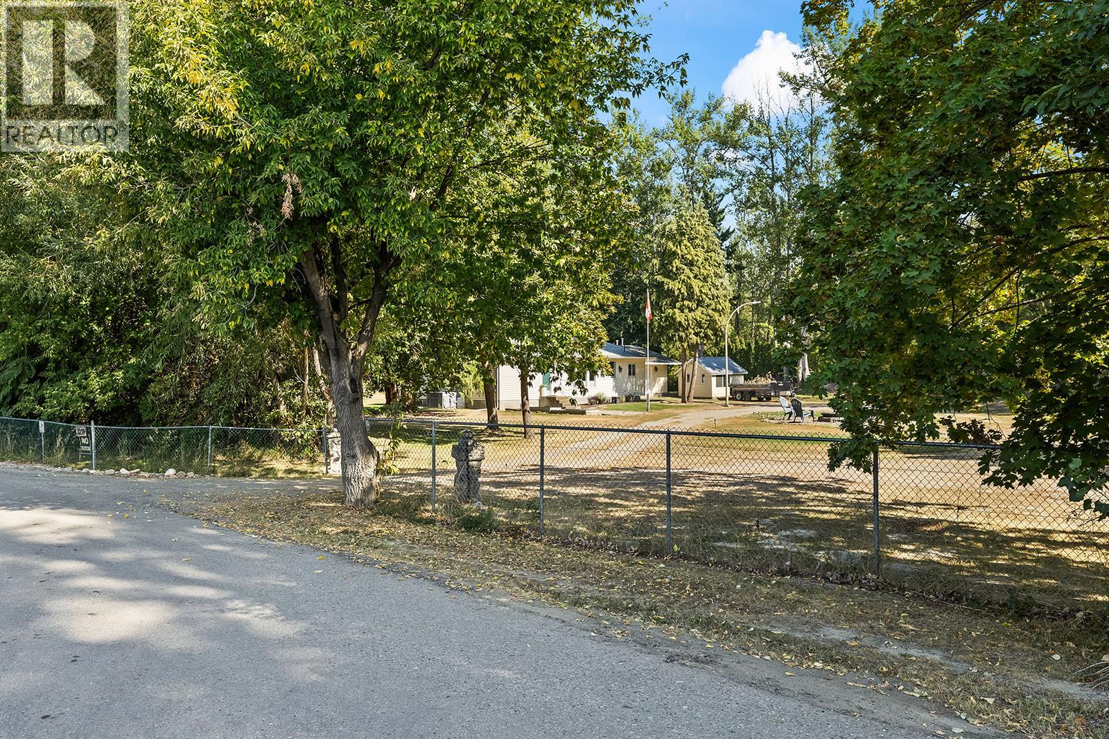 2239 Mayer Road, Kelowna, British Columbia  V1W 2G2 - Photo 35 - 10387807