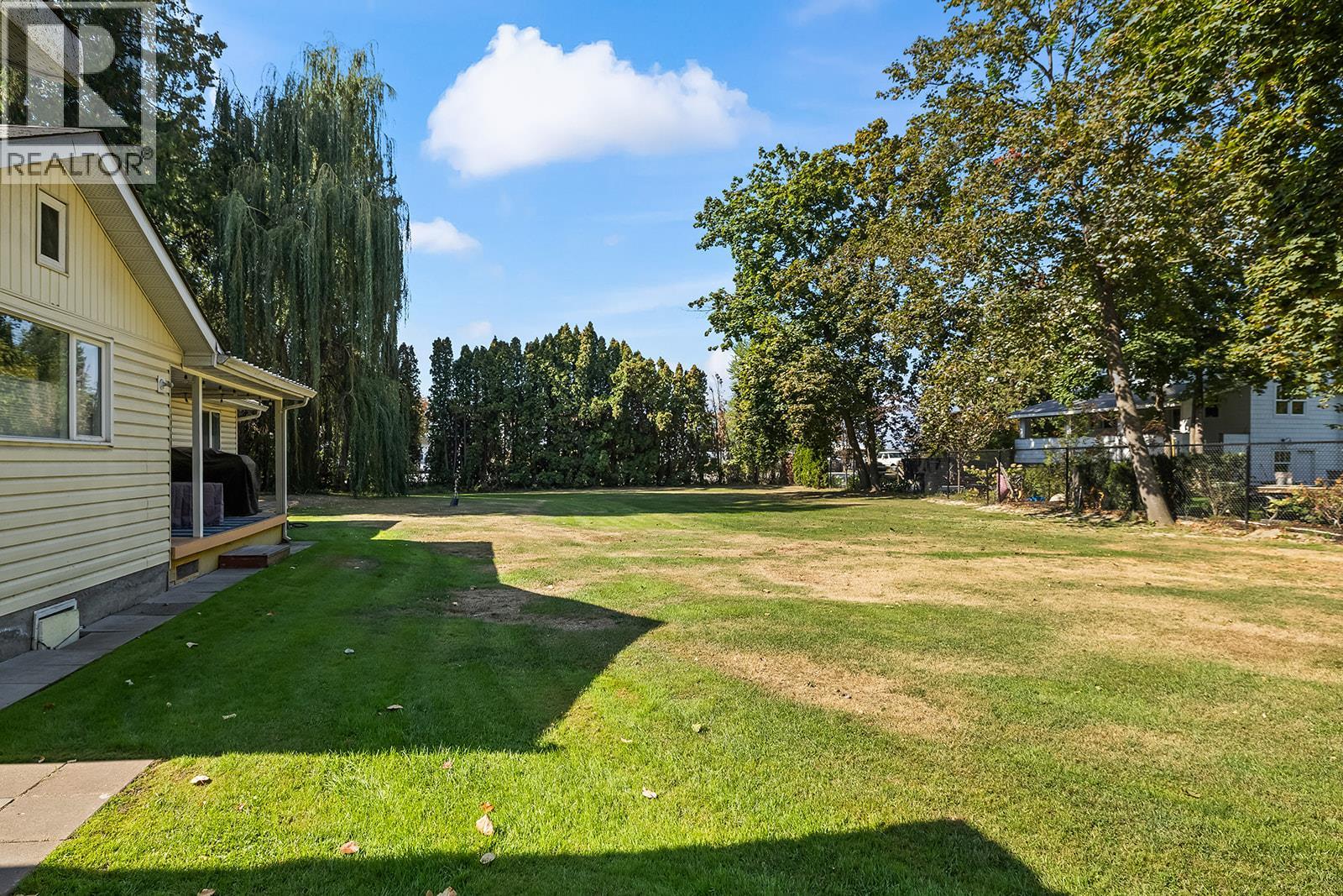 2239 Mayer Road, Kelowna, British Columbia  V1W 2G2 - Photo 38 - 10387807