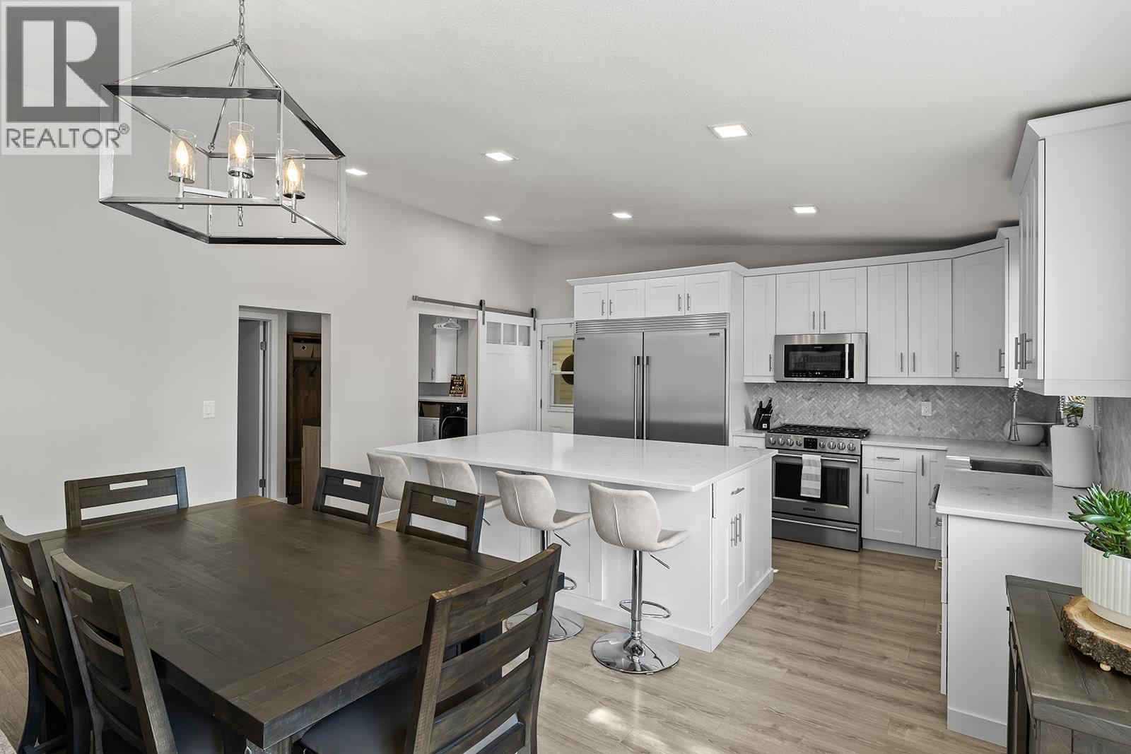 2239 Mayer Road, Kelowna, British Columbia  V1W 2G2 - Photo 4 - 10387807