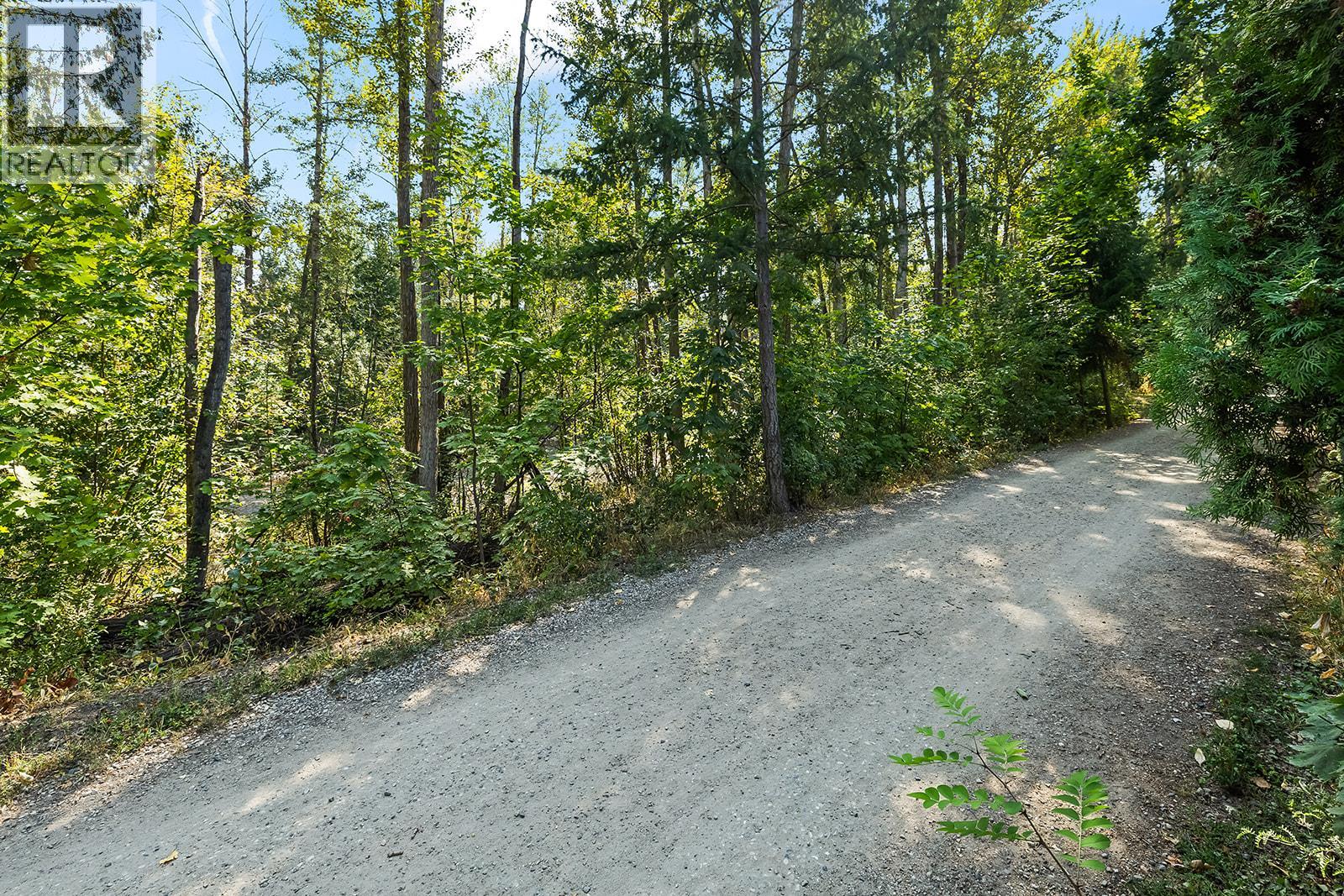 2239 Mayer Road, Kelowna, British Columbia  V1W 2G2 - Photo 41 - 10387807