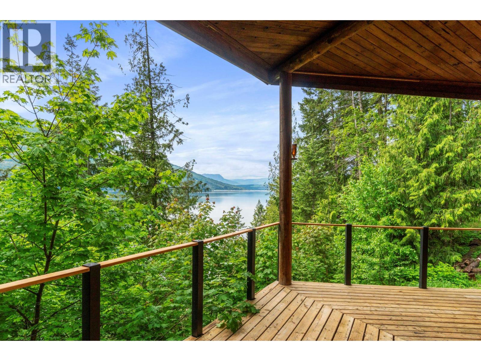 5773 Sunnybrae Canoe Point Road, Tappen, British Columbia  V0E 2X1 - Photo 21 - 10386387