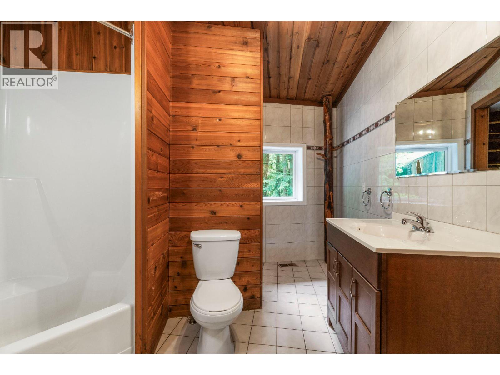 5773 Sunnybrae Canoe Point Road, Tappen, British Columbia  V0E 2X1 - Photo 34 - 10386387