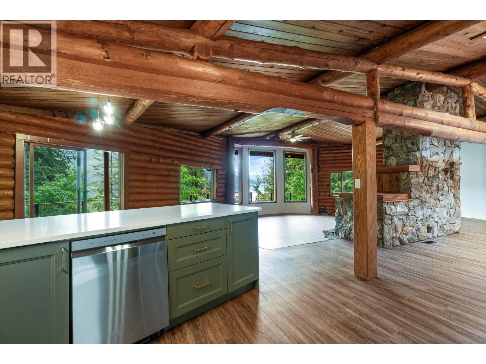 5773 Sunnybrae Canoe Point Road, Tappen, British Columbia  V0E 2X1 - Photo 5 - 10386387