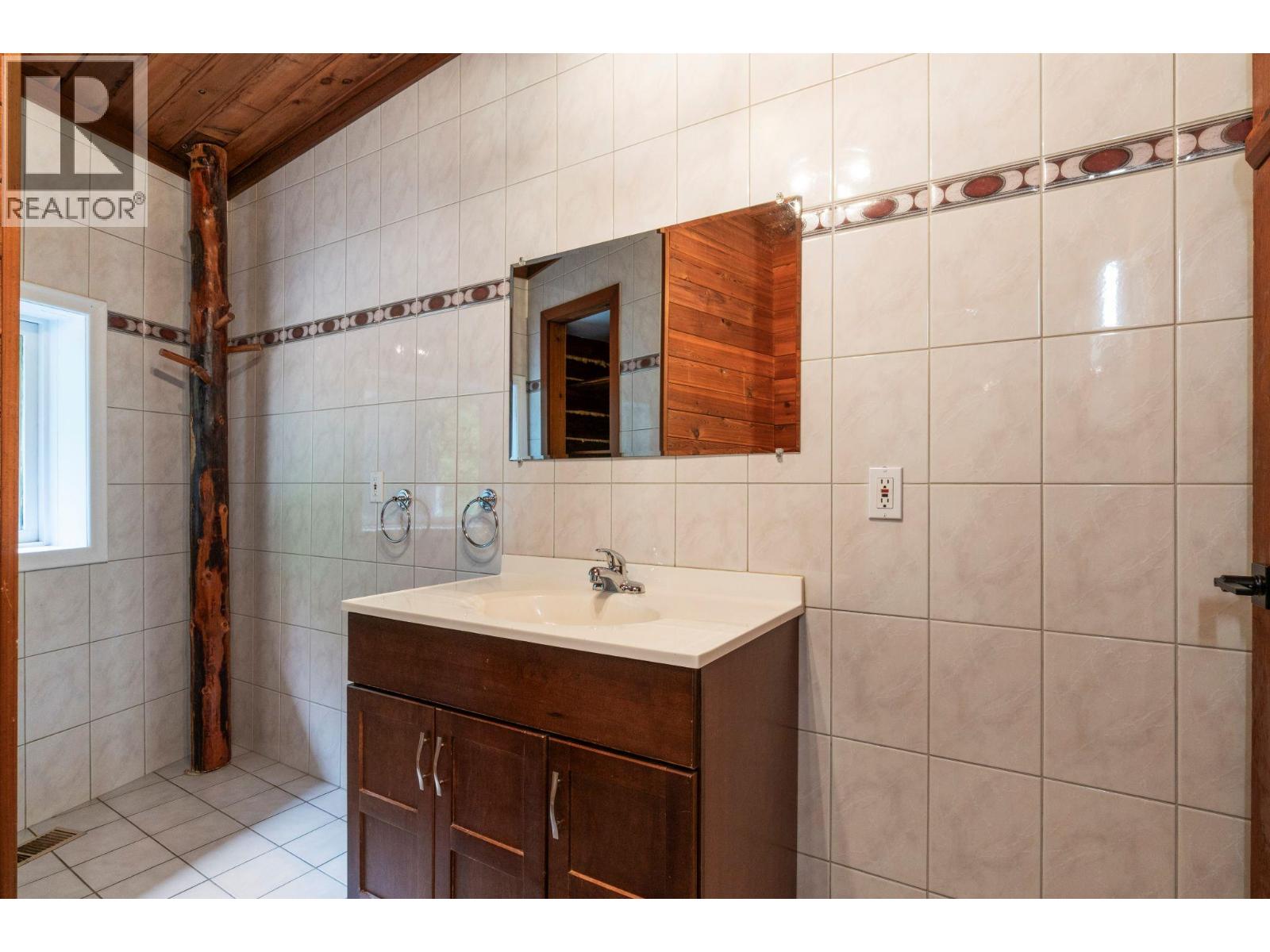 5773 Sunnybrae Canoe Point Road, Tappen, British Columbia  V0E 2X1 - Photo 53 - 10386387