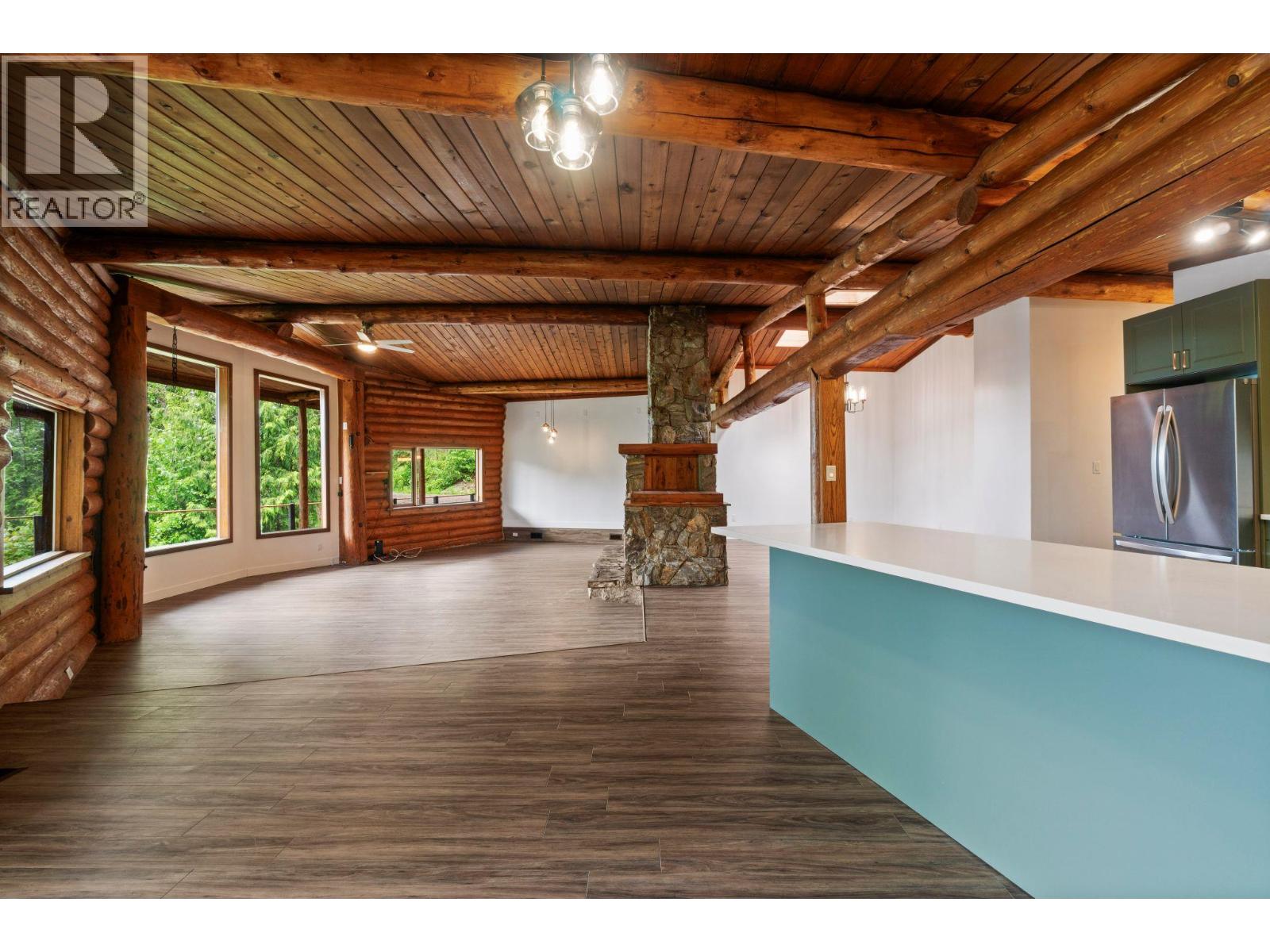 5773 Sunnybrae Canoe Point Road, Tappen, British Columbia  V0E 2X1 - Photo 6 - 10386387